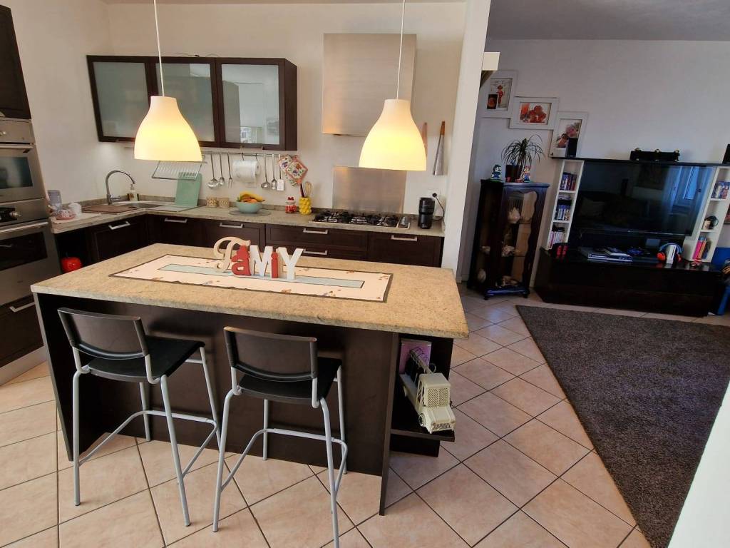Casa indipendente a Cantù in Corso Unità d'Italia, 28 - Foto 3
