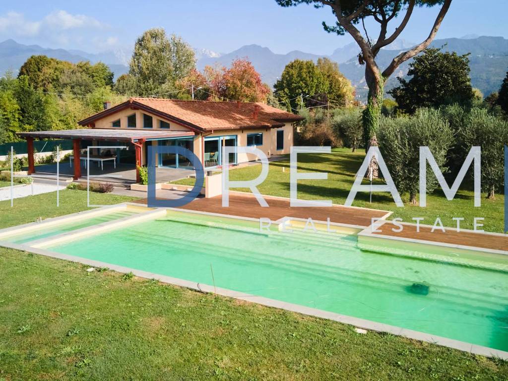 Villa a Pietrasanta in Via Don Giovanni Minzoni, 19 - Foto 2