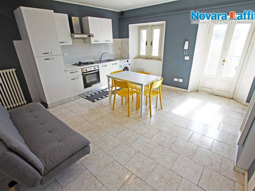 Appartamento a Novara in Piazza Giuseppe Garibaldi - Foto 2