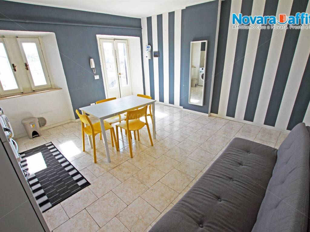 Appartamento a Novara in Piazza Giuseppe Garibaldi - Foto 3