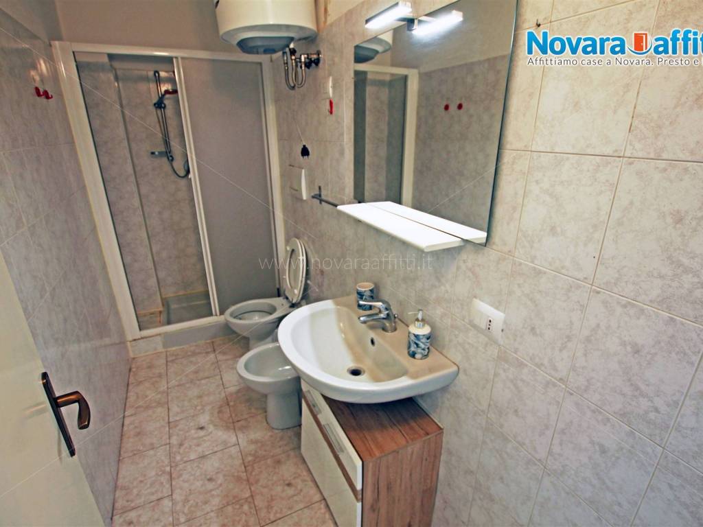 Appartamento a Novara in Piazza Giuseppe Garibaldi - Foto 5