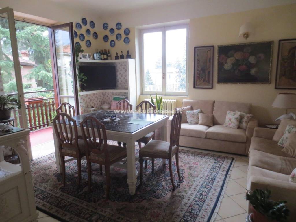 Appartamento a Canzo - Foto 1