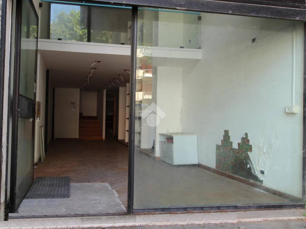 Appartamento a Teramo in locale commerciale viale Bovio, 133 - Foto 2