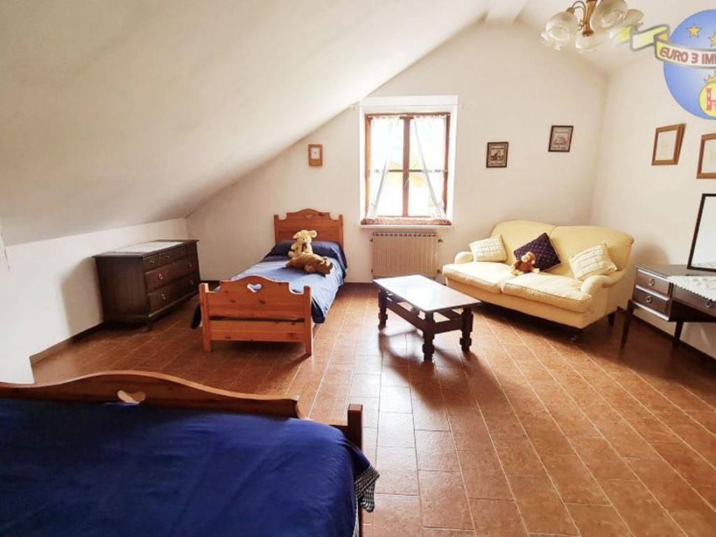 Villa a Montefortino in Via Circonvallazione - Foto 5