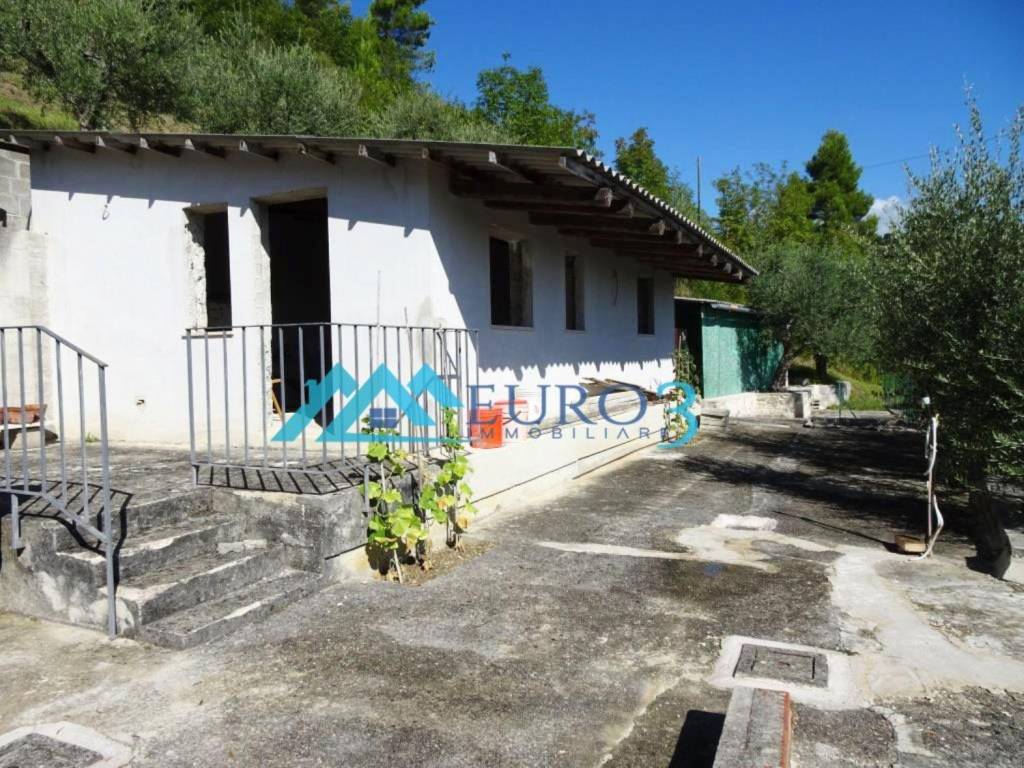 Rustico / casale a Ascoli piceno in CAPRIGNANO s.n.c - Foto 3