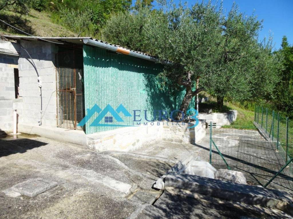 Rustico / casale a Ascoli piceno in CAPRIGNANO s.n.c - Foto 5