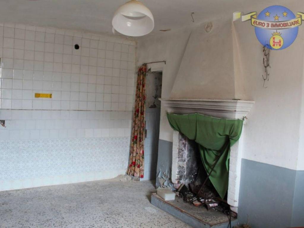 Appartamento a Rotella in Piazza Conte Maginaldo - Foto 2