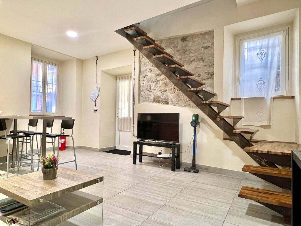 Casa indipendente a Verbania in Via Montebello, 28 - Foto 3