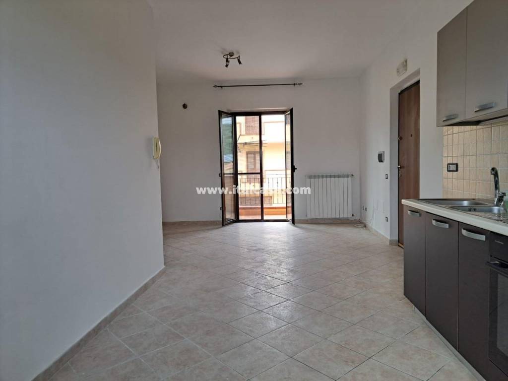 Appartamento a Crotone in Via Argentina - Foto 2