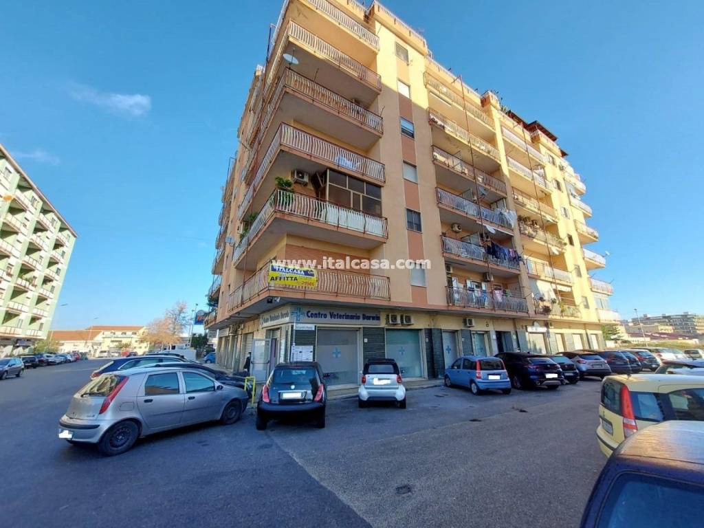 Appartamento a Crotone in Via Alessandro Manzoni - Foto 2