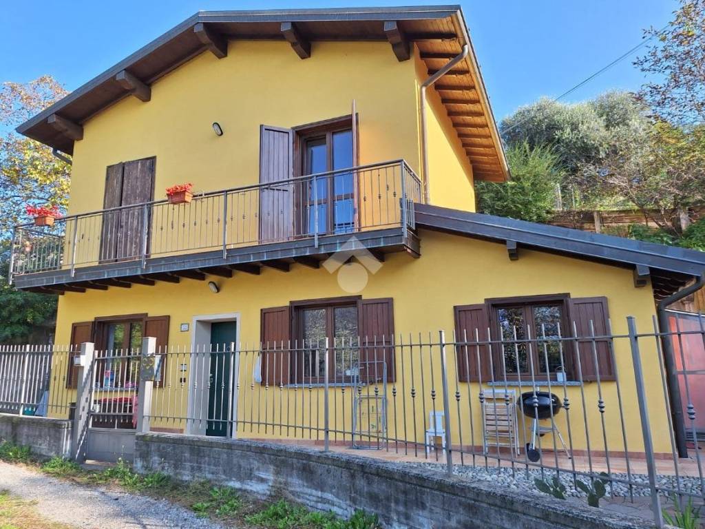 Villa a Sale marasino in Via Saletto, 24 - Foto 3