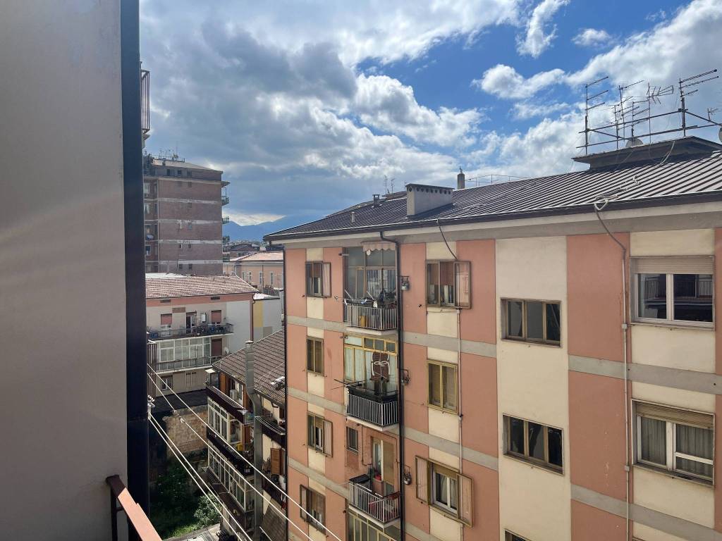 Appartamento a Avellino in Via Carlo del Balzo, 55 - Foto 2