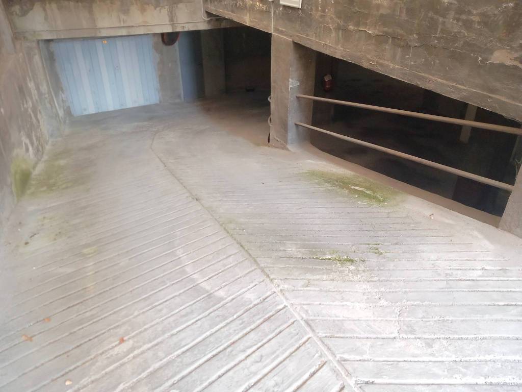 Box / garage a Asti in Via Duca degli Abruzzi - Foto 2