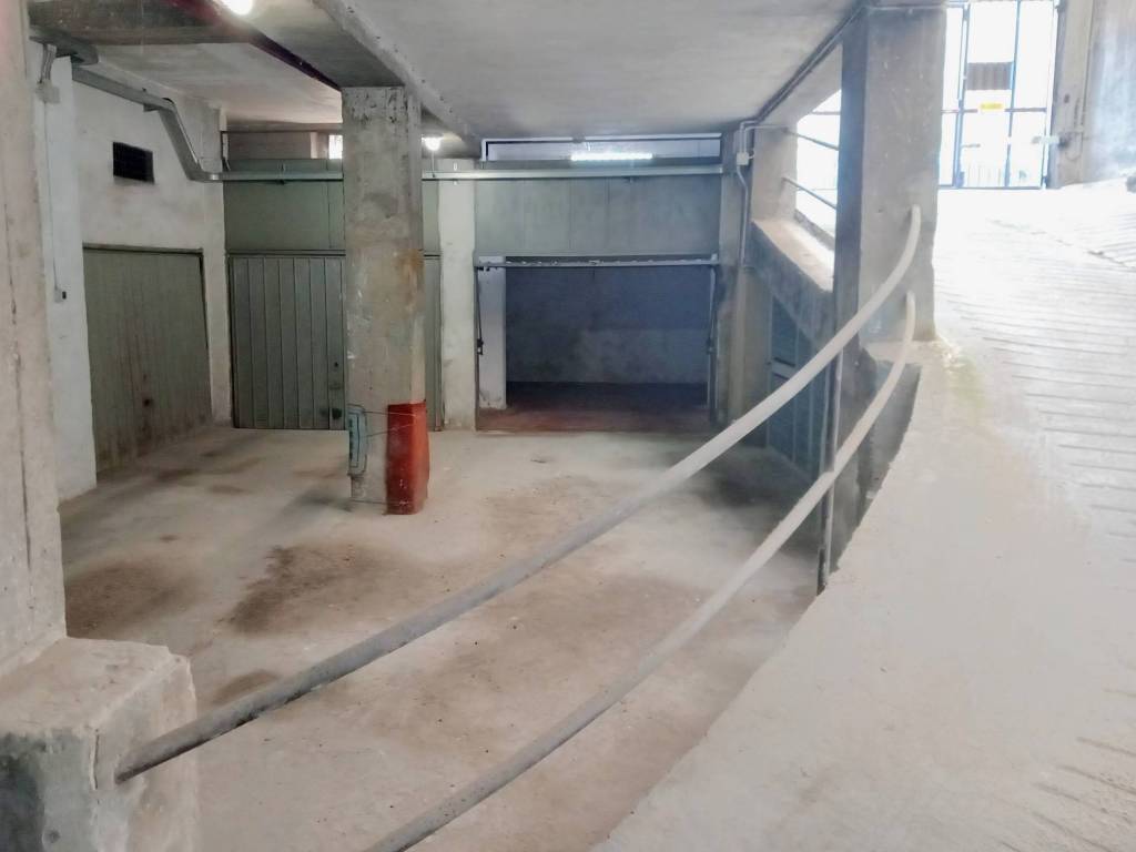 Box / garage a Asti in Via Duca degli Abruzzi - Foto 3