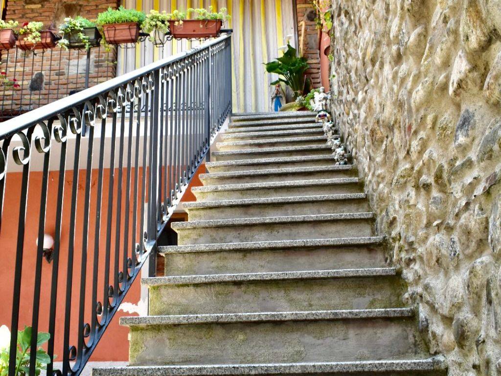Villa a Borgomanero in Via Caneto, 9 - Foto 2