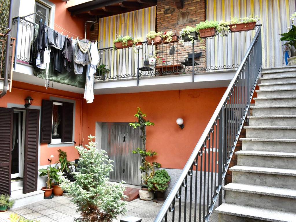 Villa a Borgomanero in Via Caneto, 9 - Foto 3