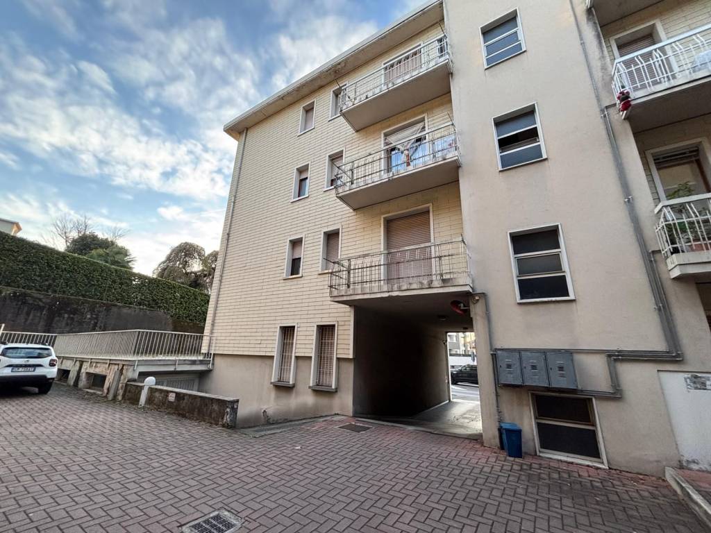 Palazzo / stabile a Cantù in Via Vittorio Vergani, 8 - Foto 3