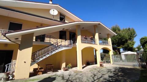 Villa a Tortoreto in Via Enzo Ferrari - Foto 2