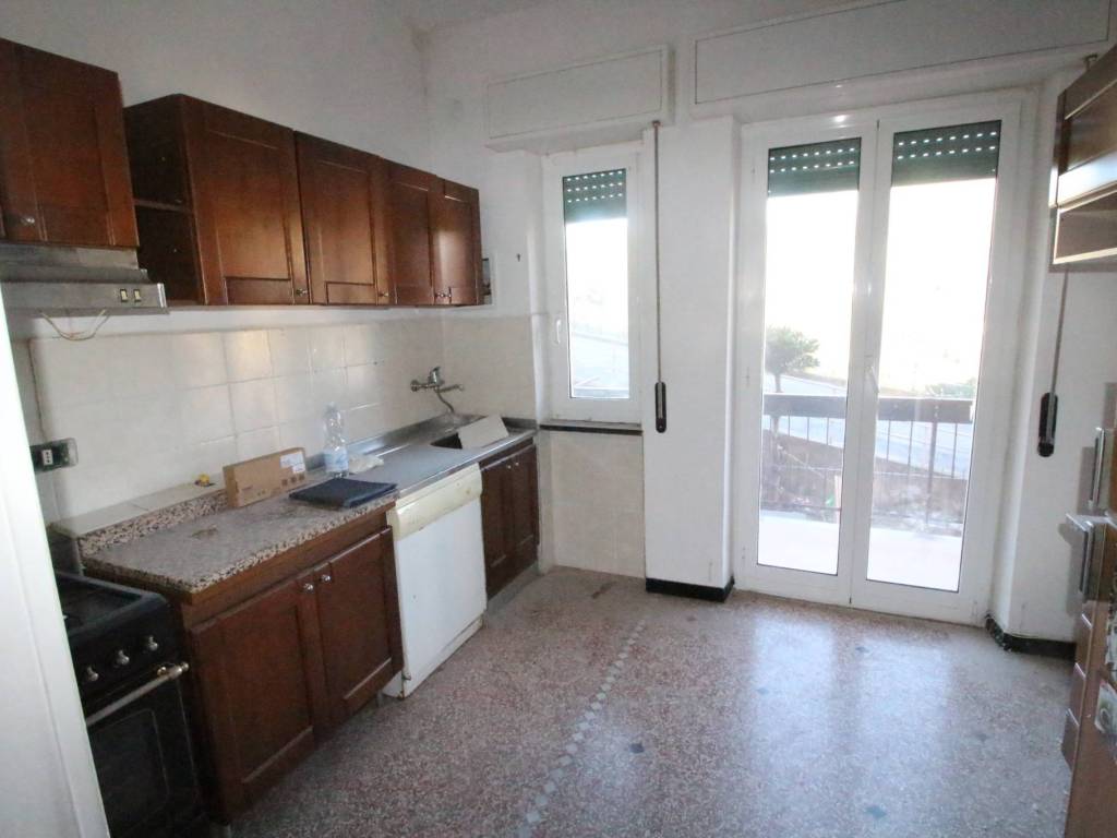 Appartamento a Genova in Via Villini Ambrogio Negrone, 16 - Foto 3