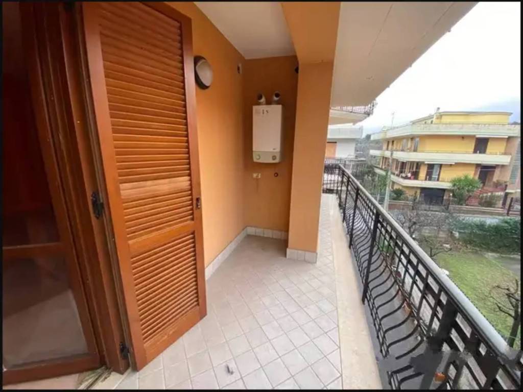 Appartamento a Sirignano in Via Michelangelo - Foto 2