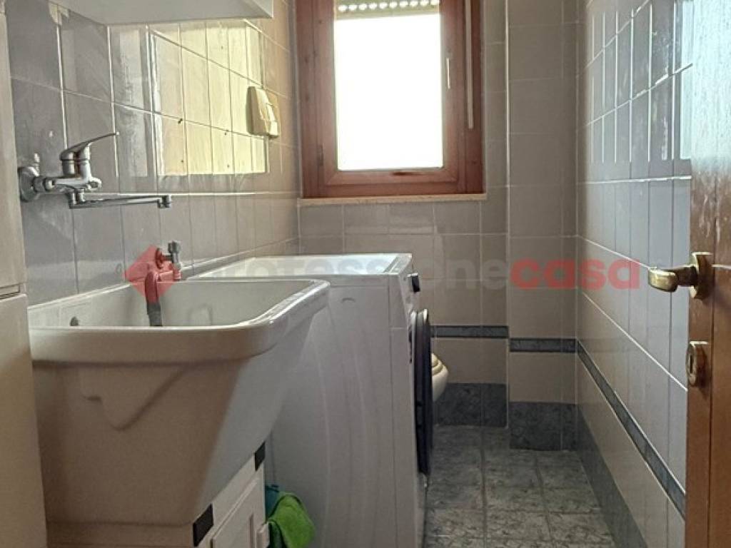 Appartamento a Taranto in via Salvo D'Acquisto, 9 - Foto 2