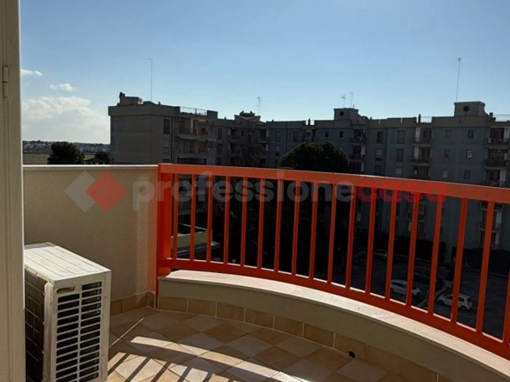 Appartamento a Taranto in via Salvo D'Acquisto, 9 - Foto 4