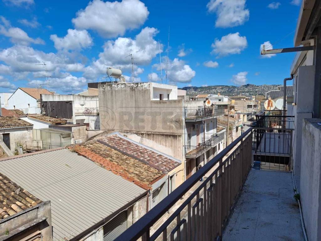 Casa indipendente a Floridia in Via Francesco Crispi - Foto 2