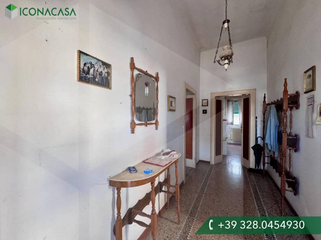 Casa indipendente a Ceglie messapica in Via Angelo Petracca - Foto 4