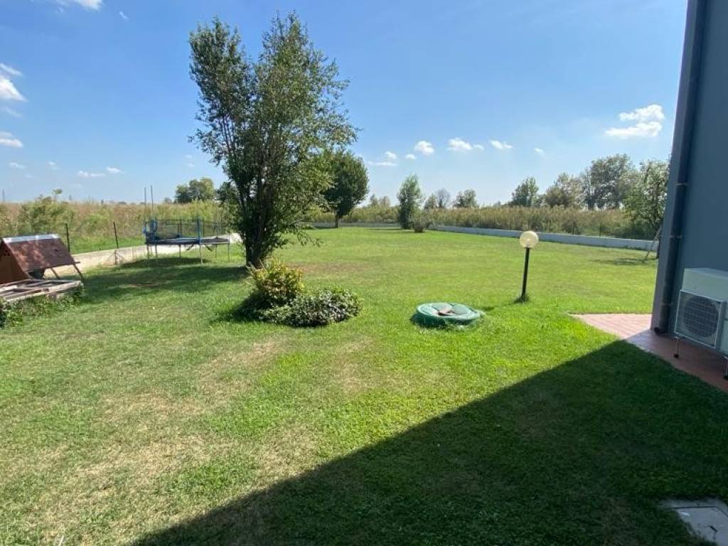 Villa a Porto mantovano in Strada Santa Maddalena - Foto 3