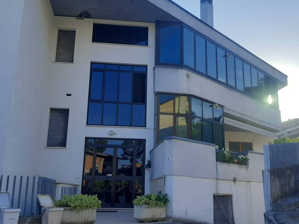 Appartamento a Teramo in Via Tommaso Bruno Stoppa, 5 - Foto 2