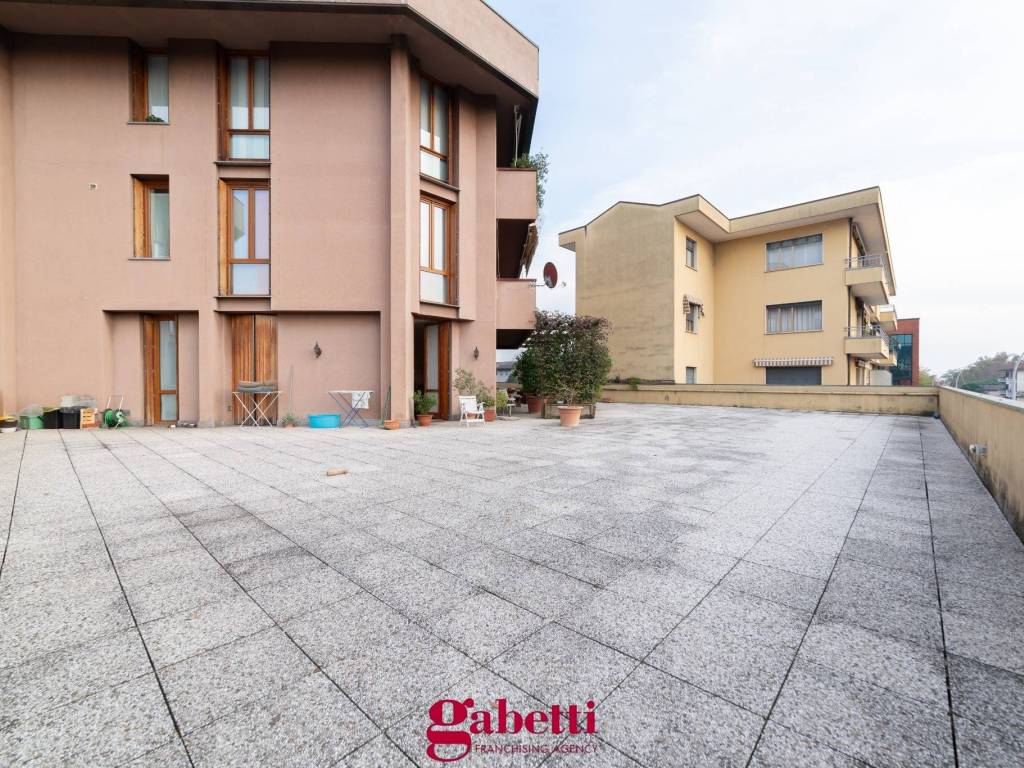 Appartamento a Gavirate in Via Guglielmo Marconi, 13 - Foto 2