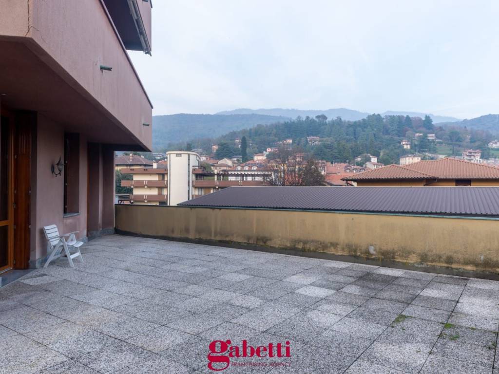 Appartamento a Gavirate in Via Guglielmo Marconi, 13 - Foto 4