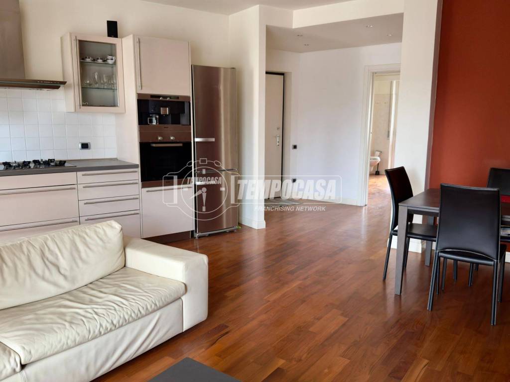Appartamento a Verbania in Piazza Camillo Cavour 48 - Foto 2