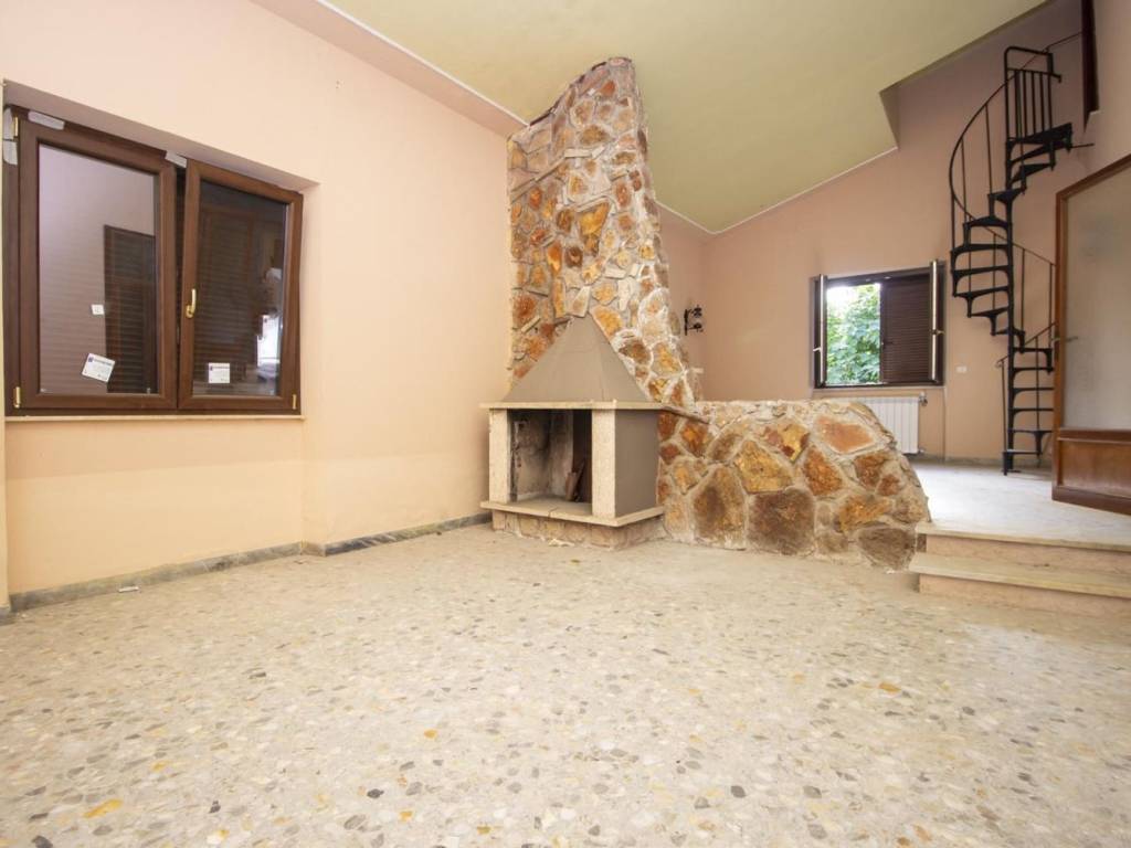 Villa a Norma in Via Caio Giunio Norbano, 7 - Foto 4