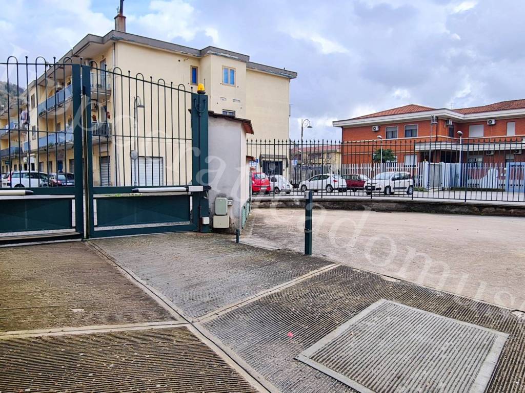 Box / garage a Giffoni valle piana in Via Sandro Pertini, 4 - Foto 5