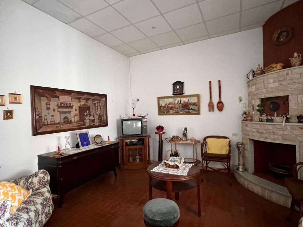 Casa indipendente a Carovigno in Via Francesco Trisolini - Foto 3
