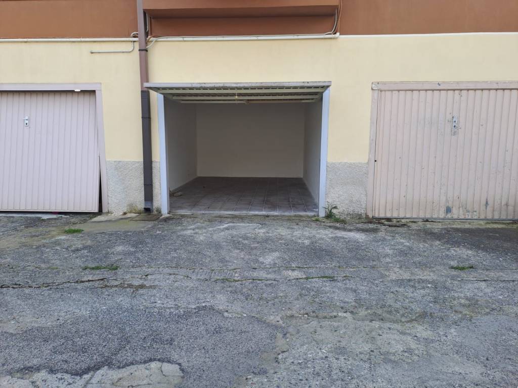 Box / garage a Catanzaro in Via Crotone Vico 1 - Foto 3