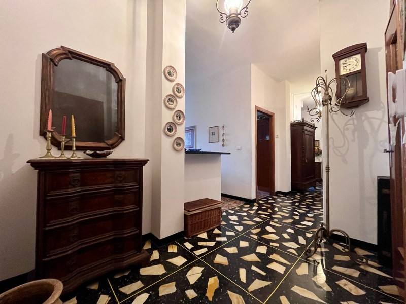 Appartamento a Albenga in Via Monsignor Cambiaso, 20 - Foto 2