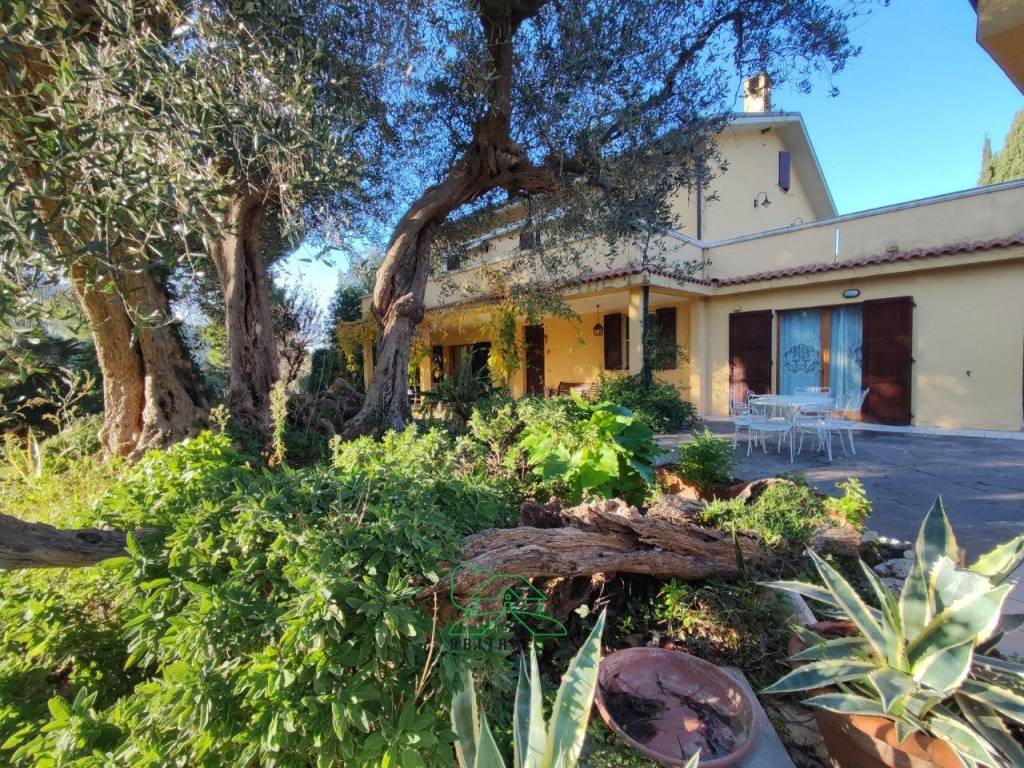 Villa a Fano in Località Roncosambaccio, 142 - Foto 2