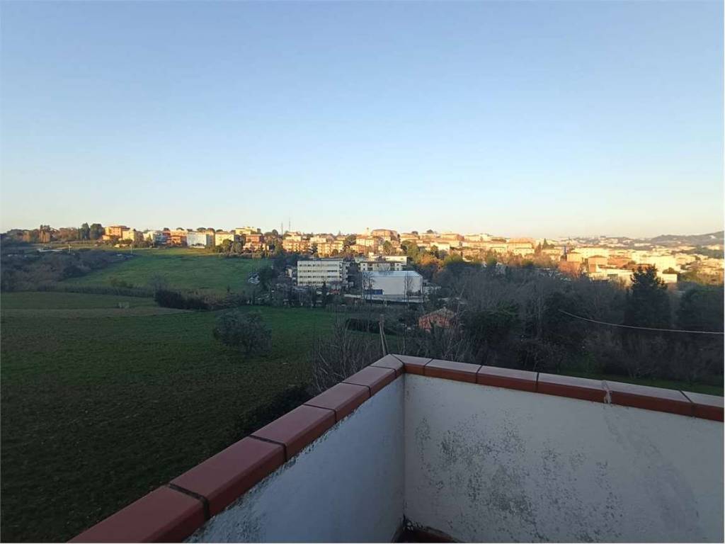 Appartamento a Ancona in via cupa di posatora - Foto 1