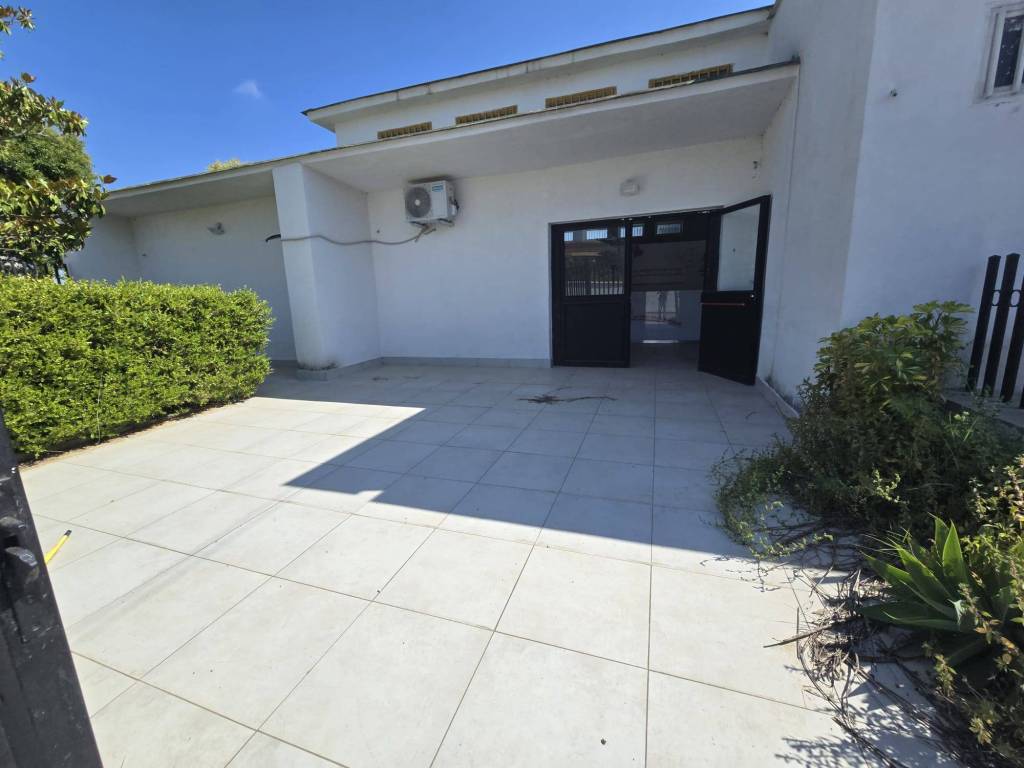 Palazzo / stabile a Cancello ed arnone in Via Indipendenza - Foto 2