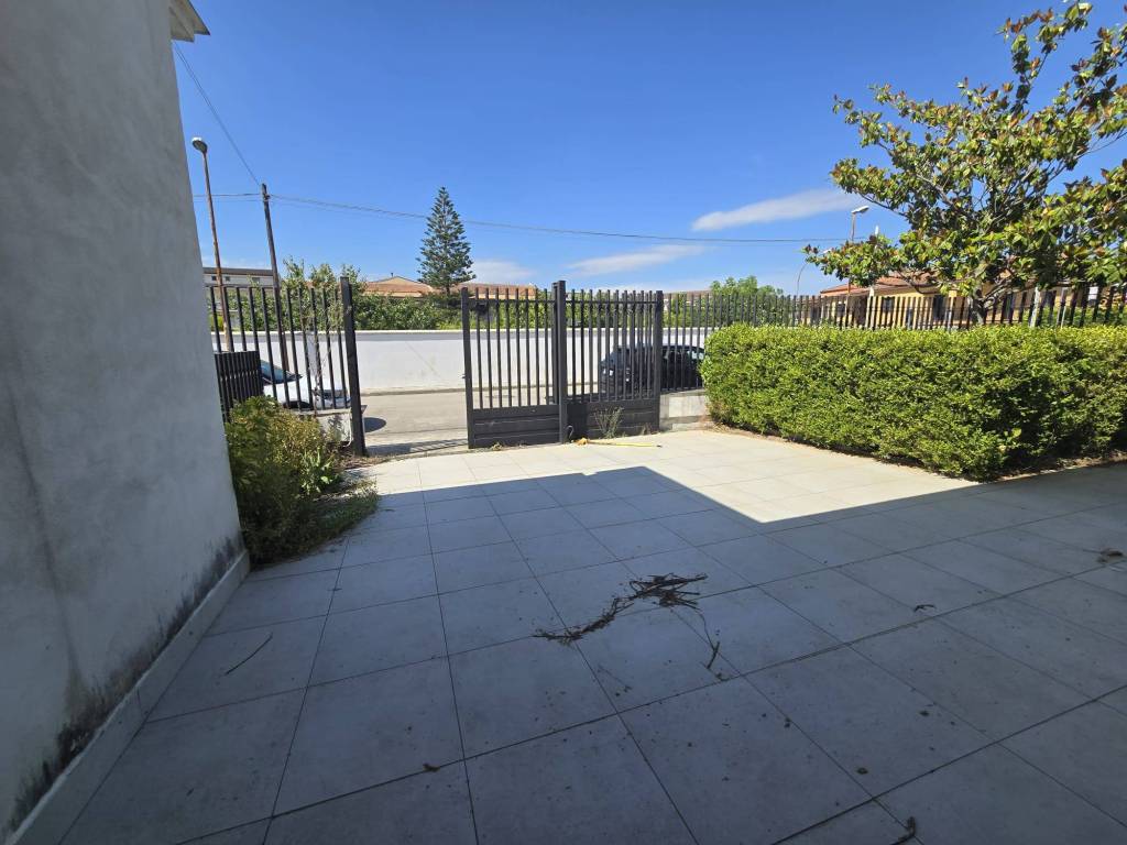 Palazzo / stabile a Cancello ed arnone in Via Indipendenza - Foto 4