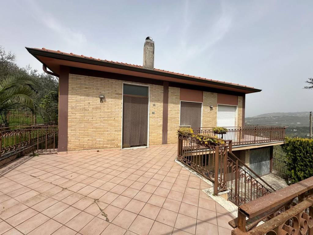 Villa a Fontana liri in Via Casale, 4 - Foto 2