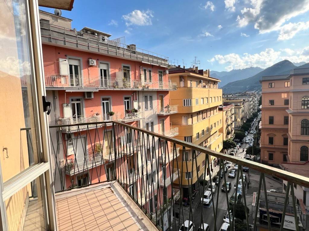 Appartamento a Salerno in Via Santa Caterina Alessandrina, 14 - Foto 2