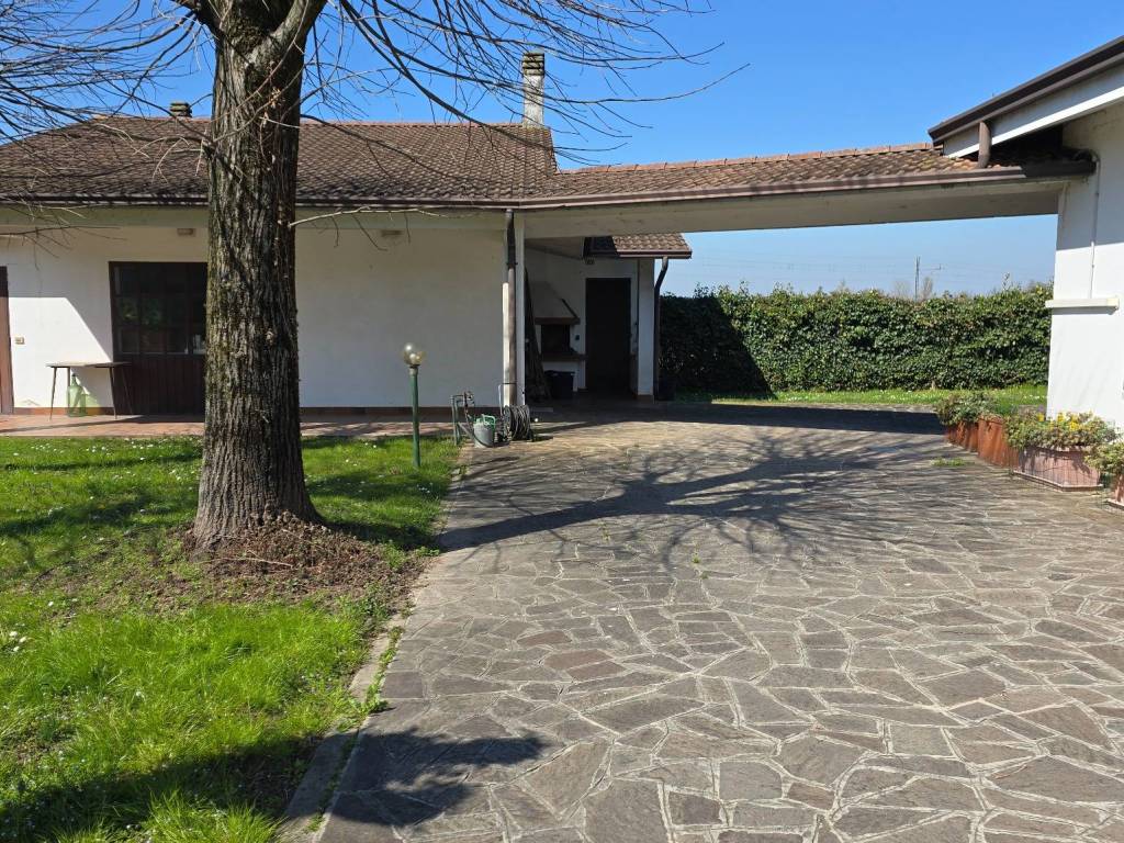 Villa a Porto mantovano in Strada Cisa - Foto 4