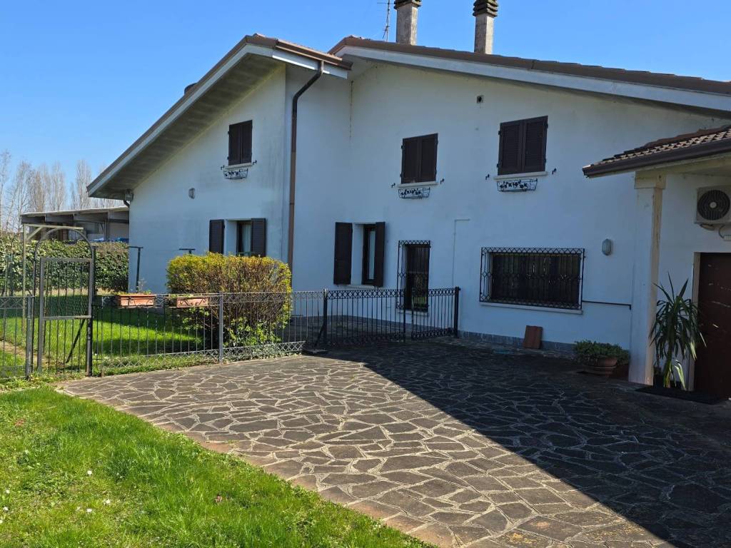 Villa a Porto mantovano in Strada Cisa - Foto 5