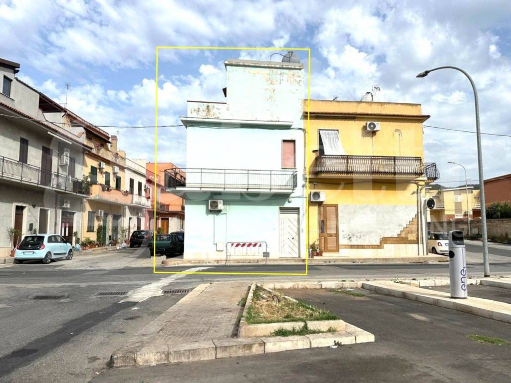 Casa indipendente a Avola in VIA FONTANA, 69 - Foto 2