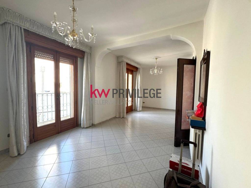 Appartamento a Mesagne in Via San Donaci, 77 - Foto 2
