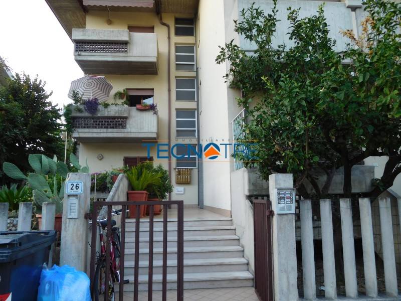 Appartamento a Martinsicuro in Via Venezia, 26 - Foto 2