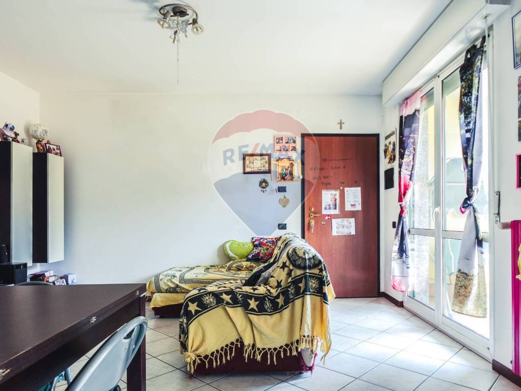 Appartamento a Caronno pertusella in VIA IV NOVEMBRE, 424 - Foto 3